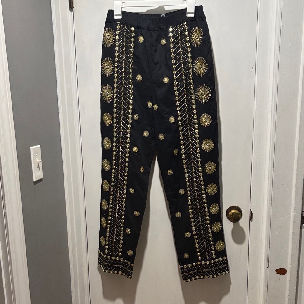 New NWT FARM RIO embroidered sun pants size medium